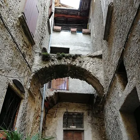 Сasa de vacaciones L'antico Borgo, Un Mix Di Storia E Romanticismo *